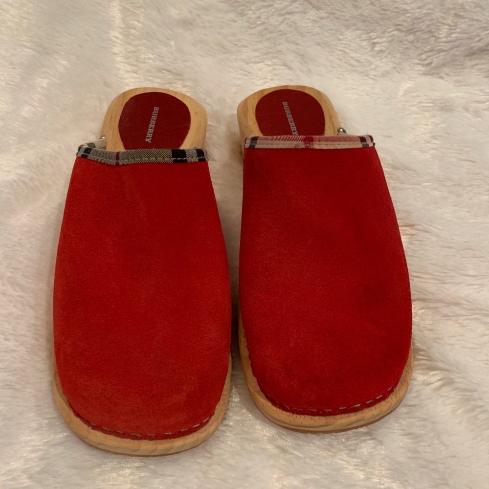 Burberry clogs